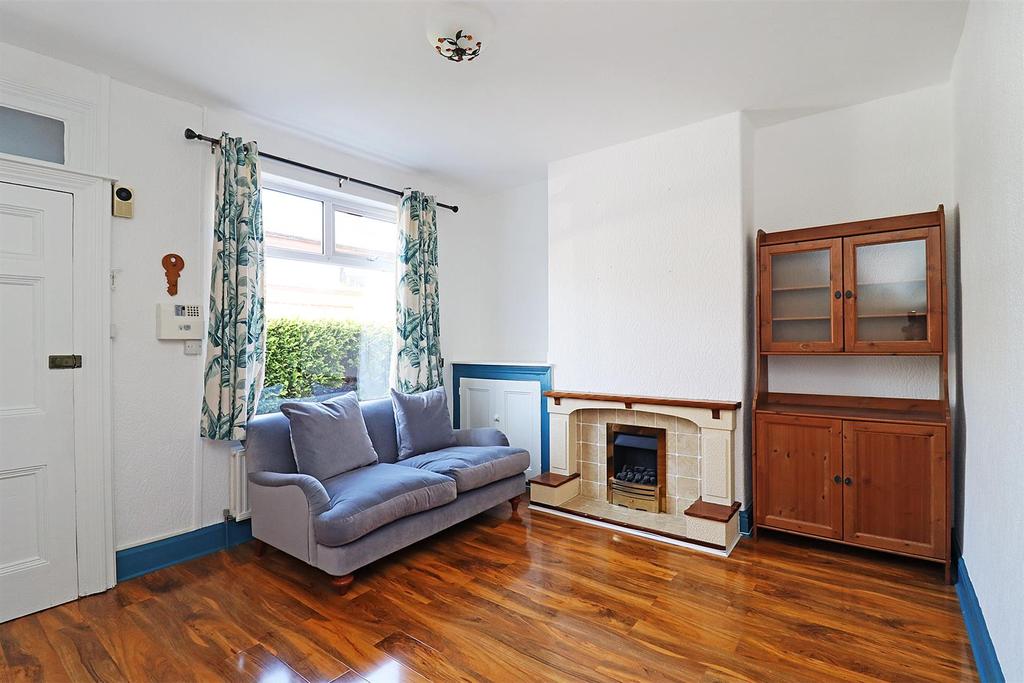 St Andrews Avenue, Timperley 2 bed terraced house for sale £300,000