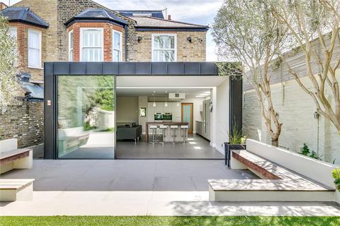 32 Cloncurry Street, London, SW6 6DS