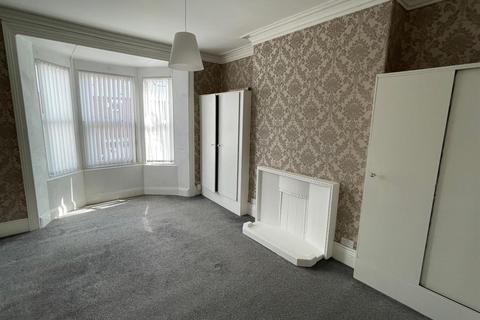 3 bedroom apartment to rent - Talbot Road, South Shields