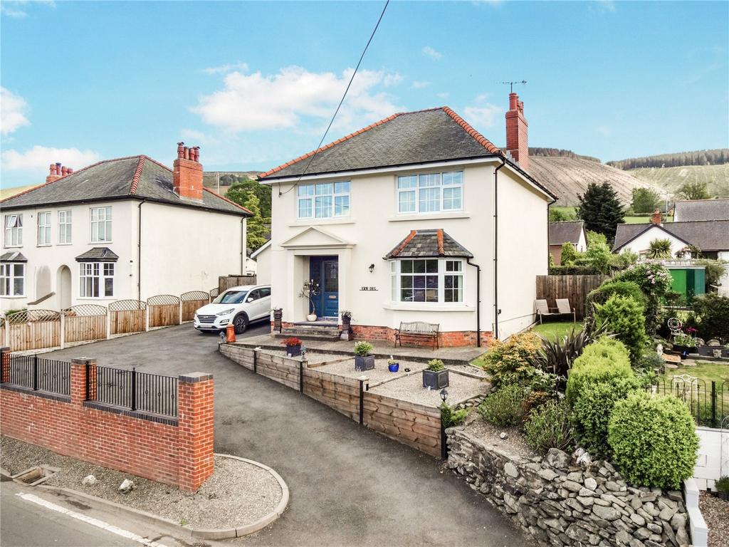 Penybontfawr, Powys, SY10 4 bed detached house for sale £350,000