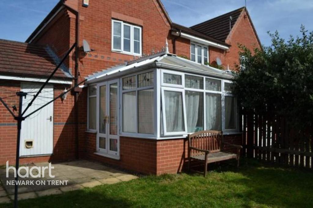 Robert Dukeson Avenue, Newark 2 bed townhouse £160,000