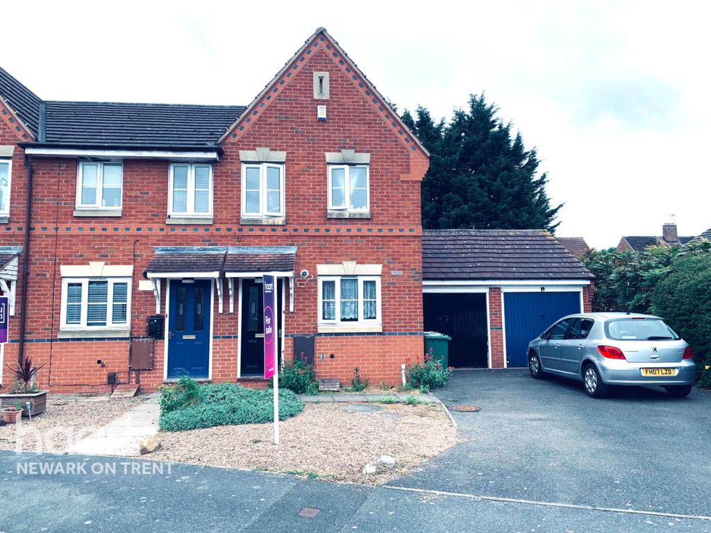 Robert Dukeson Avenue, Newark 2 bed townhouse £160,000