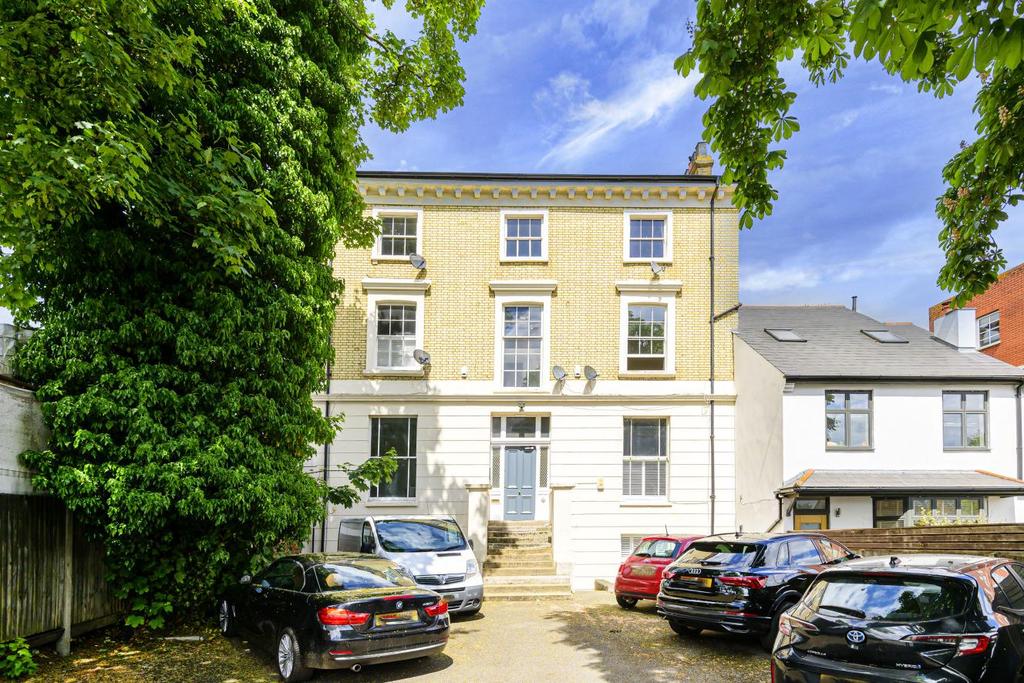 Weir Road, Balham 2 bed flat for sale £535,000