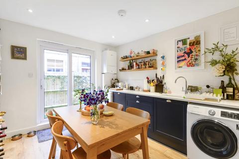 39 Yukon Road, London, SW12 9PY