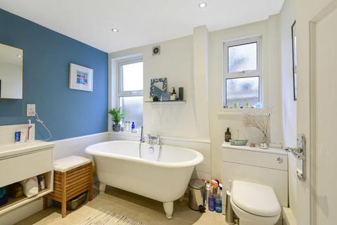 39 Yukon Road, London, SW12 9PY