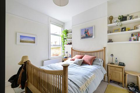 39 Yukon Road, London, SW12 9PY