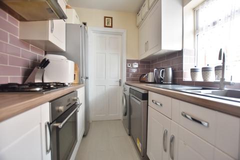 2 bedroom end of terrace house for sale - Regent Street, North Watford, WD24