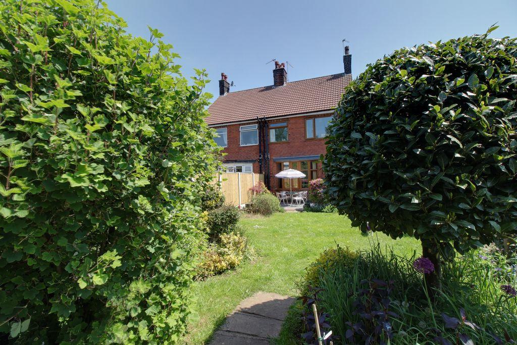 Dovedale Avenue, Sutton in Ashfield... 3 bed semidetached house £230,000