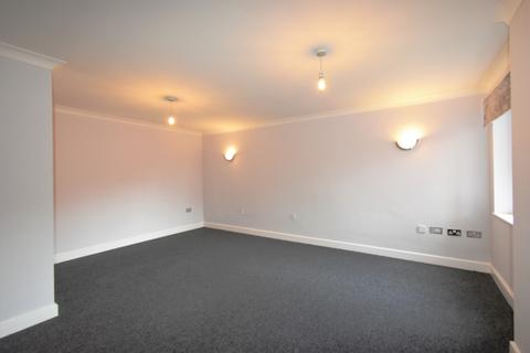 2 bedroom flat to rent, Thwaite Street, Cottingham, HU16