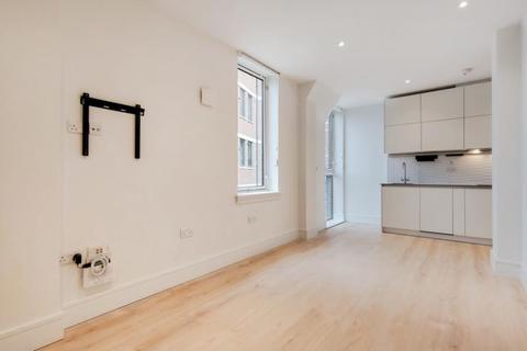 Studio to rent - Caxton Place, Roden Street, Ilford, IG1