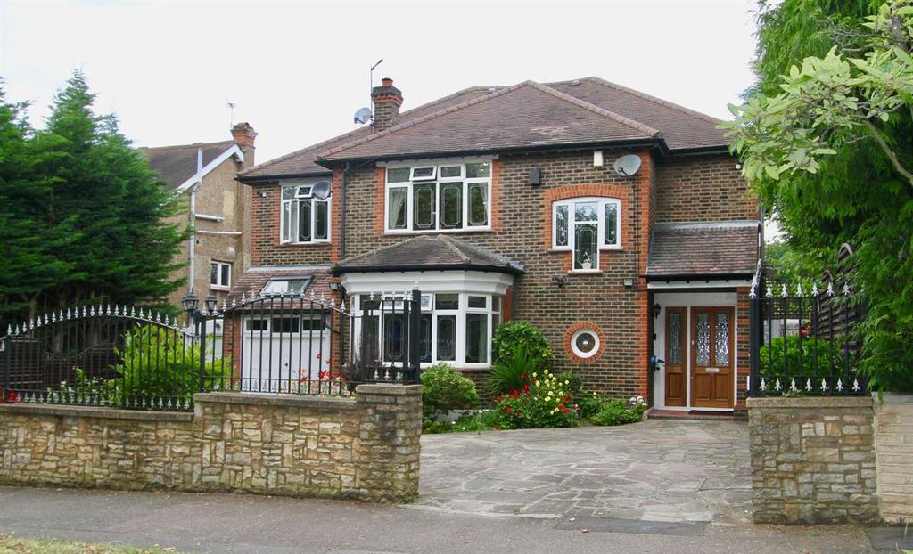 Ryecroft Road, London 2 bed flat £1,500 pcm (£346 pw)