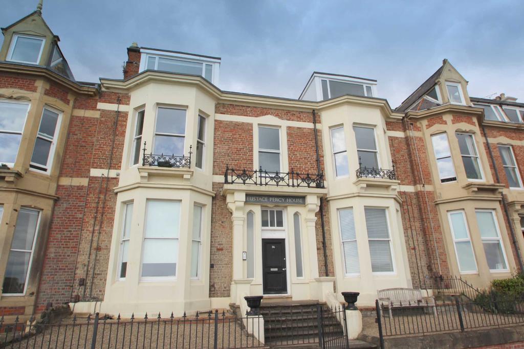 Beverley Terrace, Cullercoats, NE30 2 bed apartment £875 pcm (£202 pw)