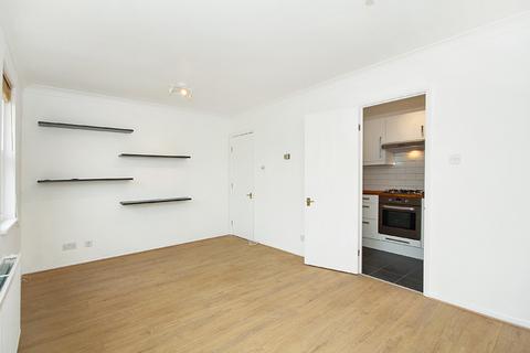 1 bedroom flat to rent, Carmichael Mews, London SW18