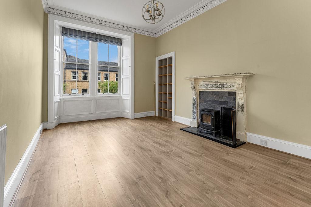 St Leonards Street, Newington, Edinburgh, EH8 2 bed flat to rent £