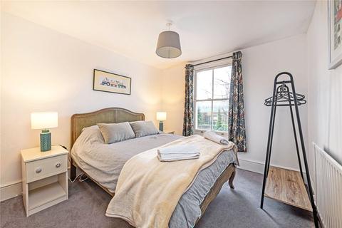 3 bedroom apartment for sale - Glycena Road, SW11
