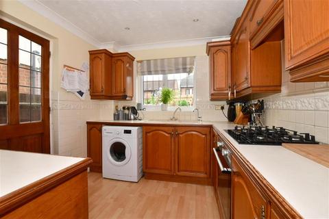 12 Claydon Drive, Croydon, CR0 4QX