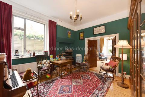 17 Kenilworth Road, London, W5 5PB