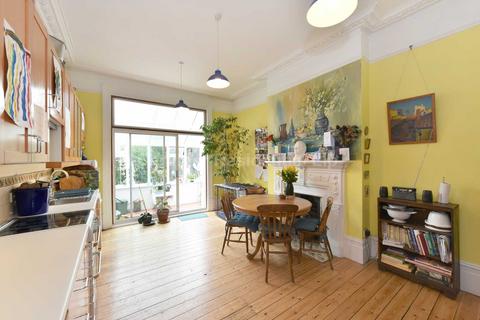 17 Kenilworth Road, London, W5 5PB