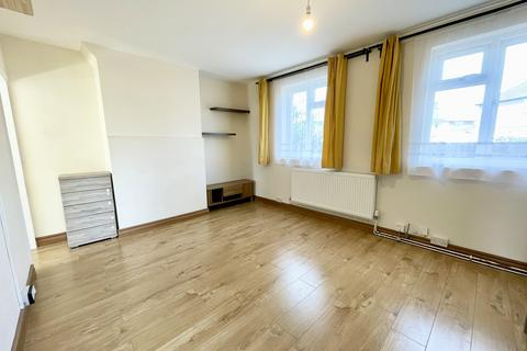 1 bedroom flat to rent, Lawrence Avenue, London E17