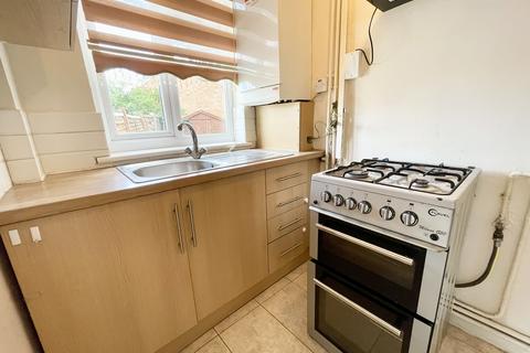 1 bedroom flat to rent, Lawrence Avenue, London E17