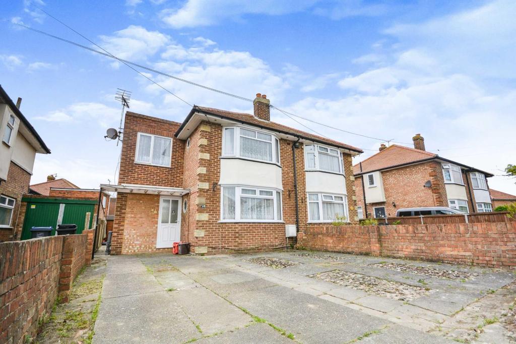 Bush Avenue, Ramsgate 3 bed semidetached house £295,000