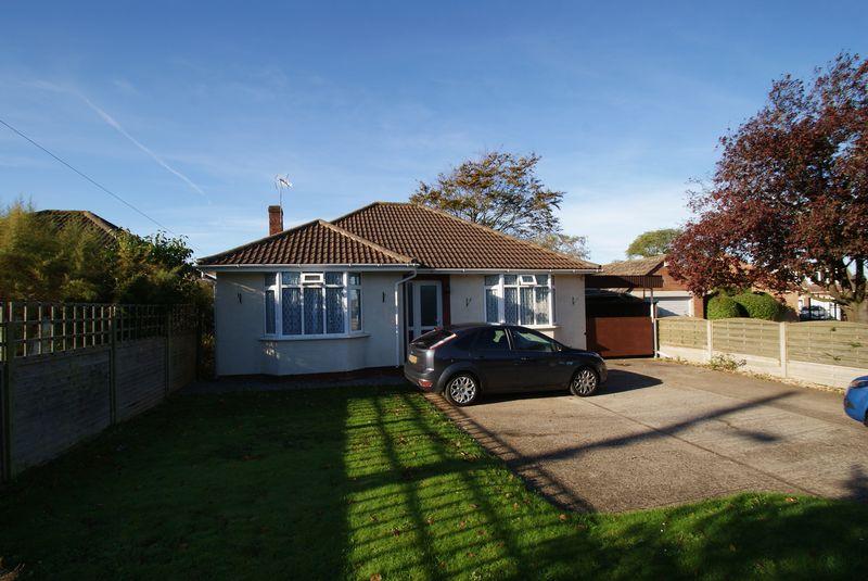 Road, Cleeve 2 bed detached bungalow £875 pcm (£202 pw)