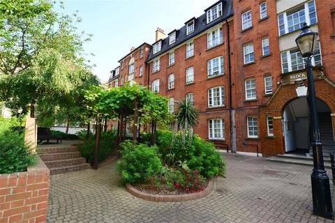 2 bedroom flat to rent, L Block, Peabody Estate, Vauxhall Bridge Road, London, SW1V