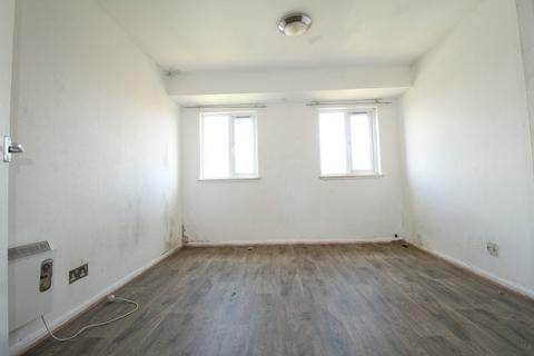 2 bedroom terraced house to rent - St. Clements Court, Purfleet, Essex, RM19