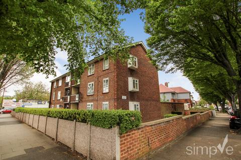 3 bedroom flat for sale, The Broadway, Southall, UB1