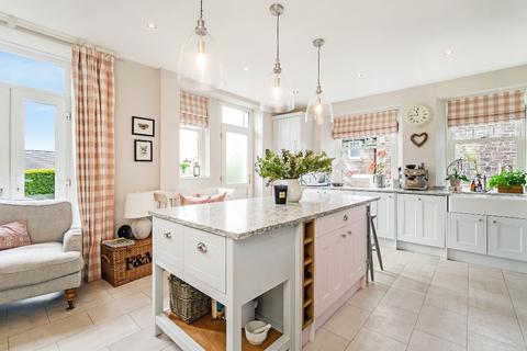 Barncluith Ferntower Road, Crieff, PH7 3DB