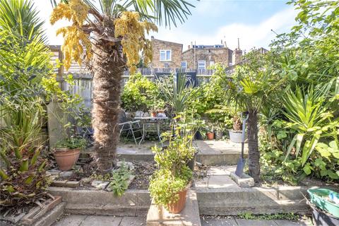 17 Clifden Road, London, E5 0LL