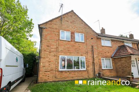3 bedroom end of terrace house for sale - High Dells, Hatfield