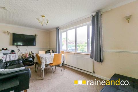 3 bedroom end of terrace house for sale - High Dells, Hatfield