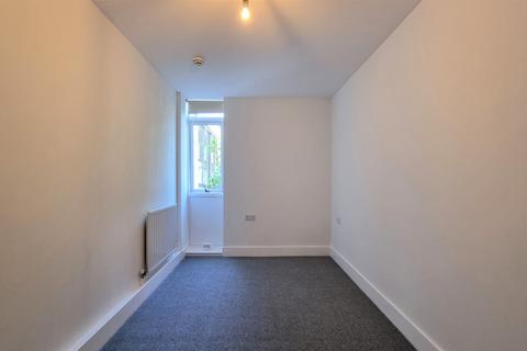 2 bedroom flat to rent - Weighton Road, SE20