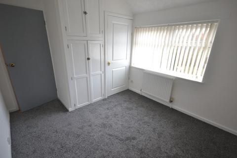 3 bedroom semi-detached house to rent - Pennine Drive, St Helens, WA9