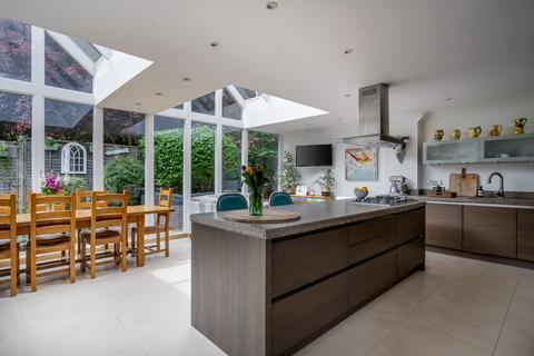 Venelles Hawks Hill Close, Fetcham, Leatherhead, KT22 9DL