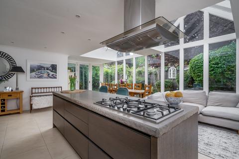 Venelles Hawks Hill Close, Fetcham, Leatherhead, KT22 9DL