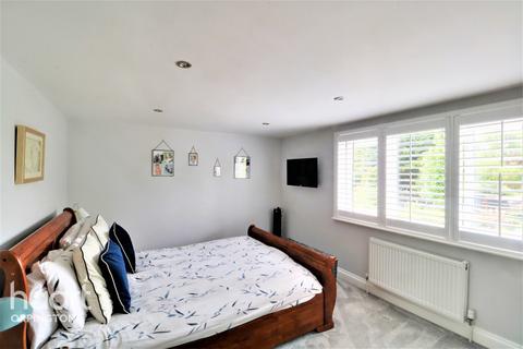 140 Charterhouse Road, Orpington, BR6 9EU
