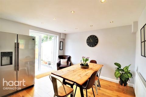 140 Charterhouse Road, Orpington, BR6 9EU