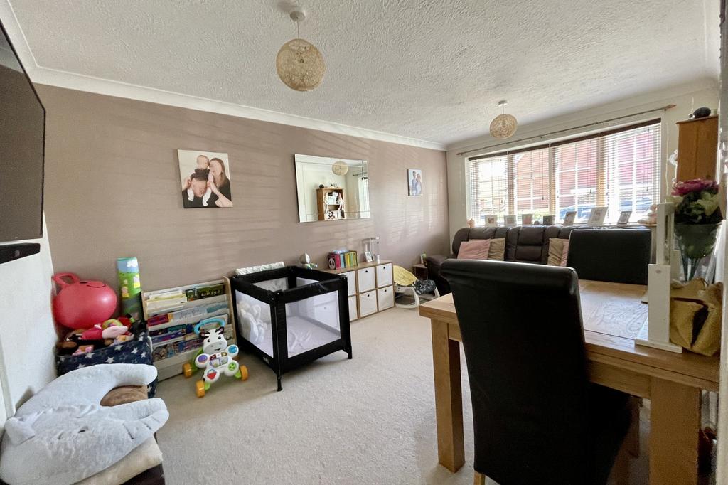 Mill House, School Lane, Polegate, East Sussex, BN26 2 bed flat £220,000