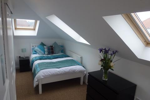 1 bedroom in a house share to rent, Bournemouth Road, Parkstone, Poole, Dorset, BH14