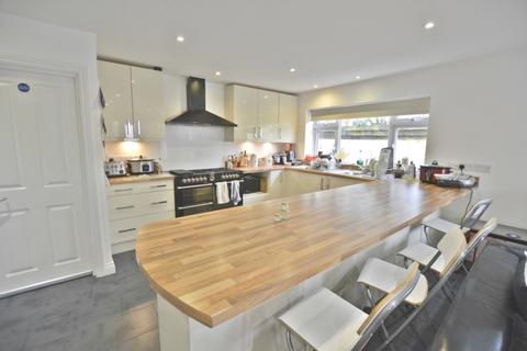1 bedroom in a house share to rent, Bournemouth Road, Parkstone, Poole, Dorset, BH14