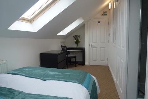 1 bedroom in a house share to rent, Bournemouth Road, Parkstone, Poole, Dorset, BH14