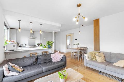 3 bedroom flat for sale - Ramsden Road, Balham