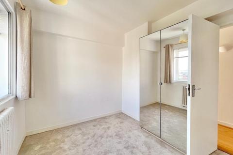 3 bedroom flat for sale - Elgood House,  St John's Wood,  NW8