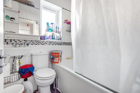 38 Staverton Road, Reading, RG2 7LG