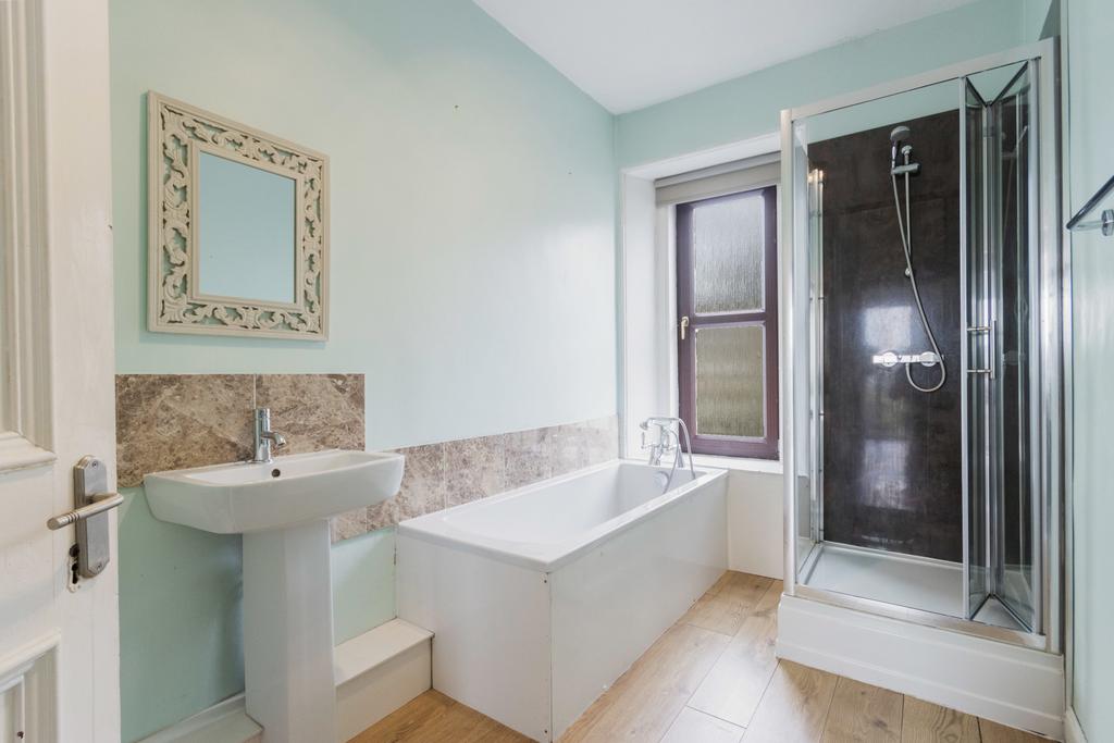 26 Douglas Street, Kirkcaldy, KY1 1QG 3 bed terraced house £250,000