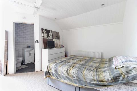 3 bedroom semi-detached house for sale - Bath Road, Kettering