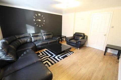 2 bedroom flat to rent, Claremont Street, First Floor , AB10