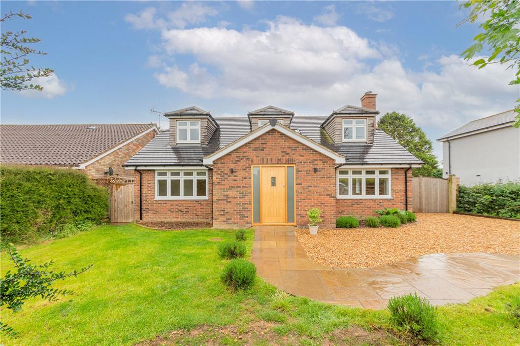 Dovehouse Lane, Kensworth, Dunstable... 4 bed bungalow £850,000